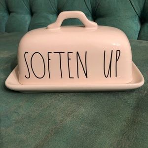 Rae Dunn soften up butter dish